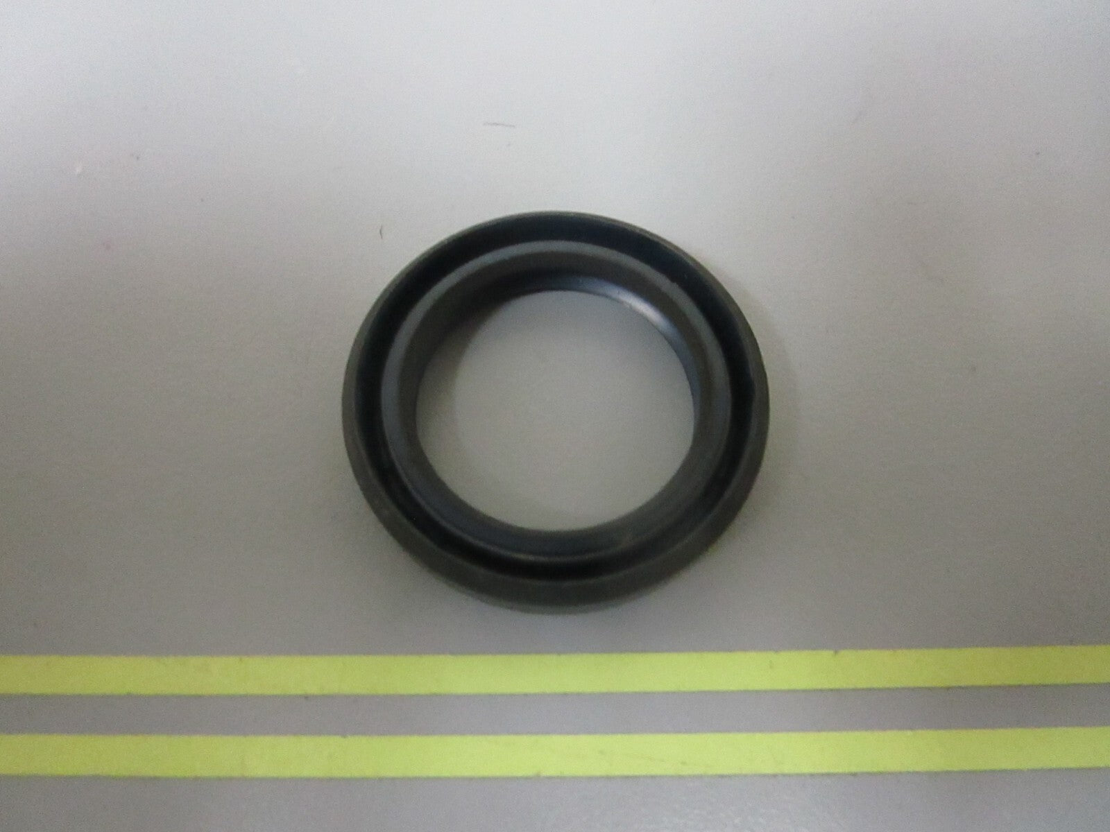 *NEW OEM* 0810 Volvo Penta Camshaft Seal 864299