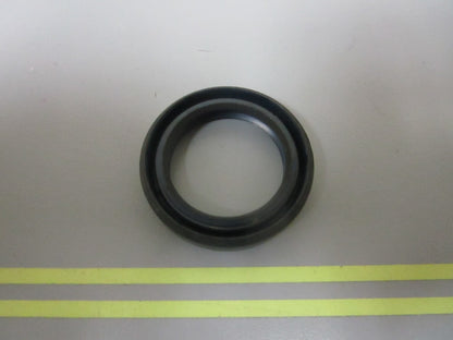 *NEW OEM* 0810 Volvo Penta Camshaft Seal 864299