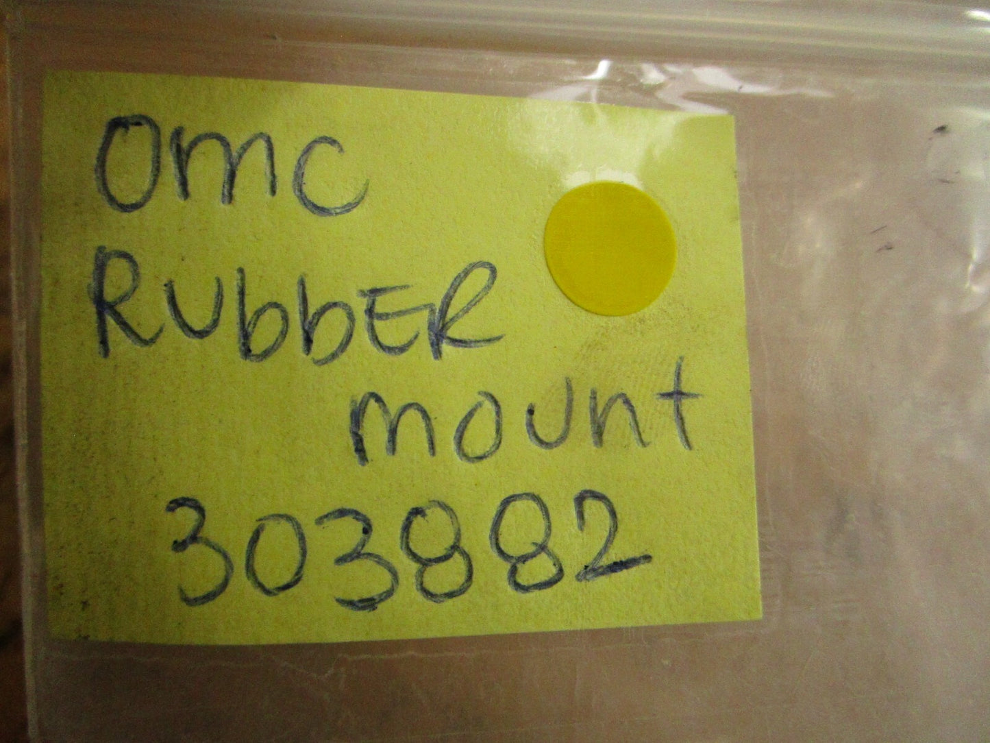 *NEW OEM* 0810 OMC Johnson Evinrude Rubber Mount 303882 0303882