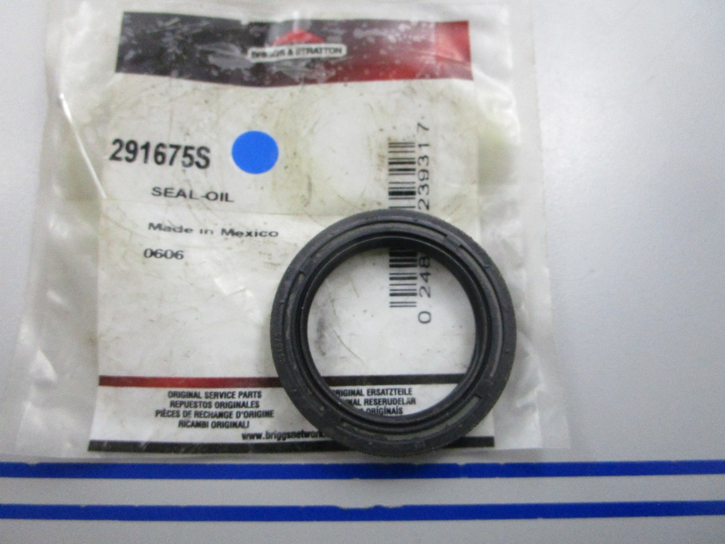NEW OEM 291675S Briggs & Stratton Oil Seal 0810