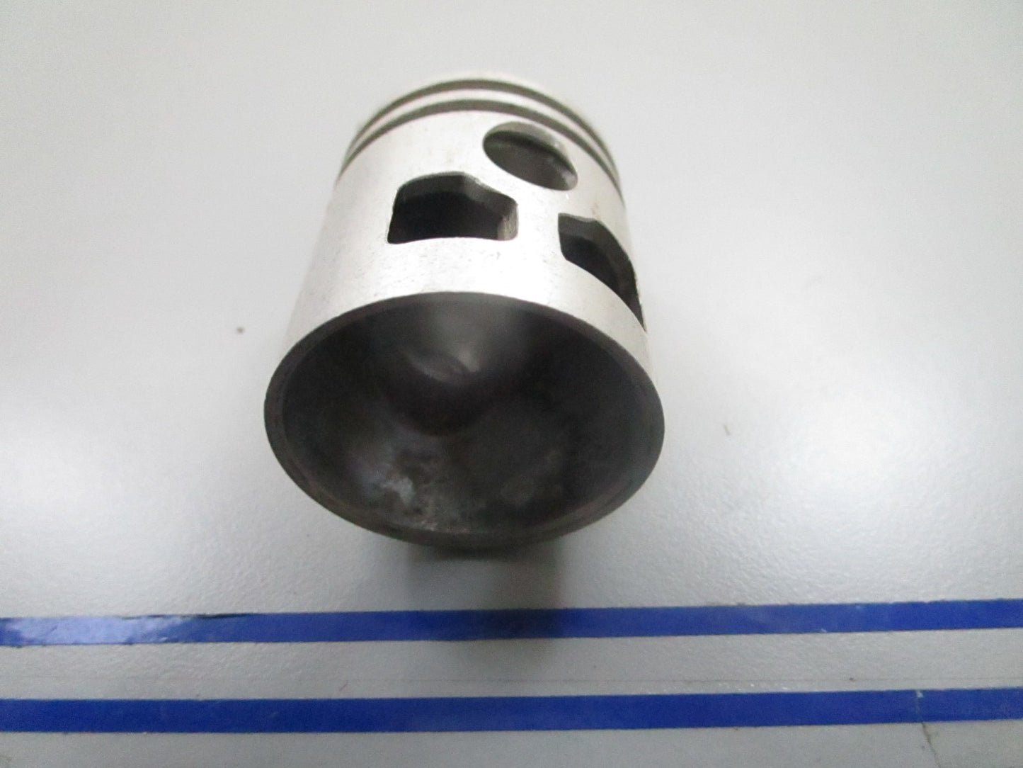 *NEW OEM* 0810 OMC Johnson Evinrude Piston 101963 0101963