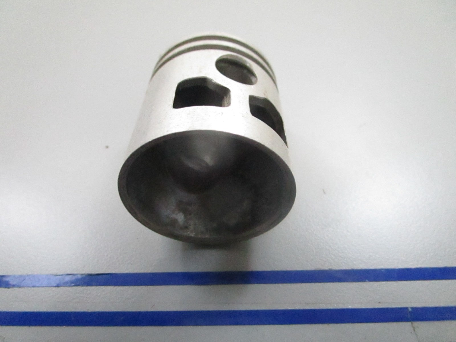 *NEW OEM* 0810 OMC Johnson Evinrude Piston 101963 0101963