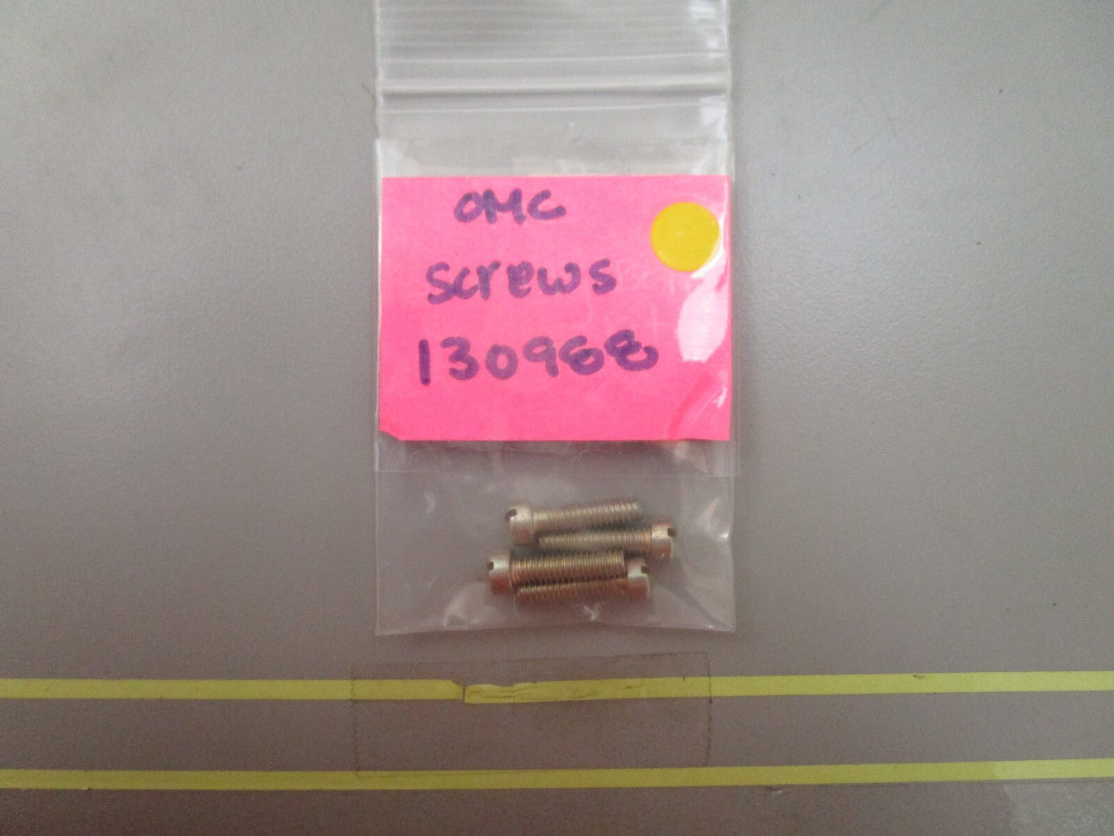 *NEW OEM* (LOT OF 4) 0810 OMC Johnson Evinrude Screw 130988 0130988