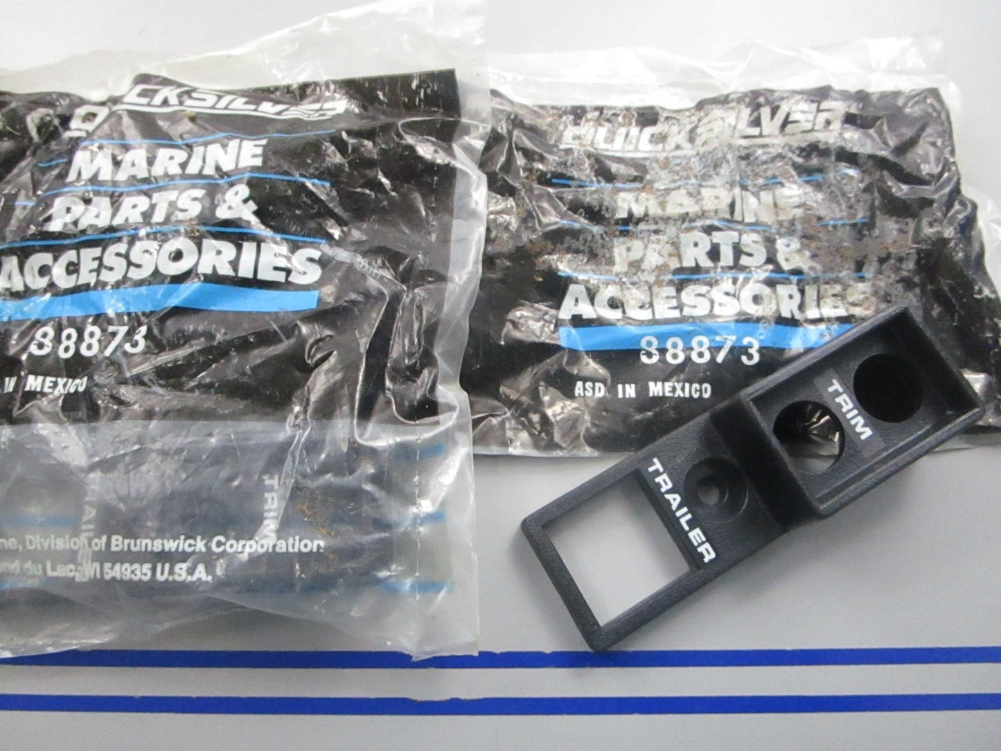 NEW OEM (LOT OF 2) 88873 Mercury Quicksilver Retainer 0810