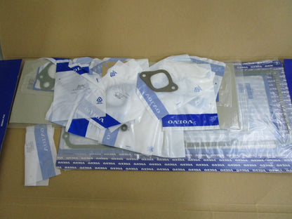 *NEW OEM* 0820 Volvo Penta Gasket Kit 876302