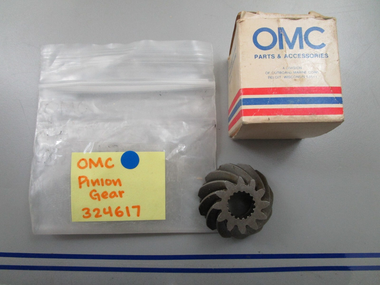 *NEW OEM* 0810 OMC Johnson Evinrude Pinon Gear 324617 0324617