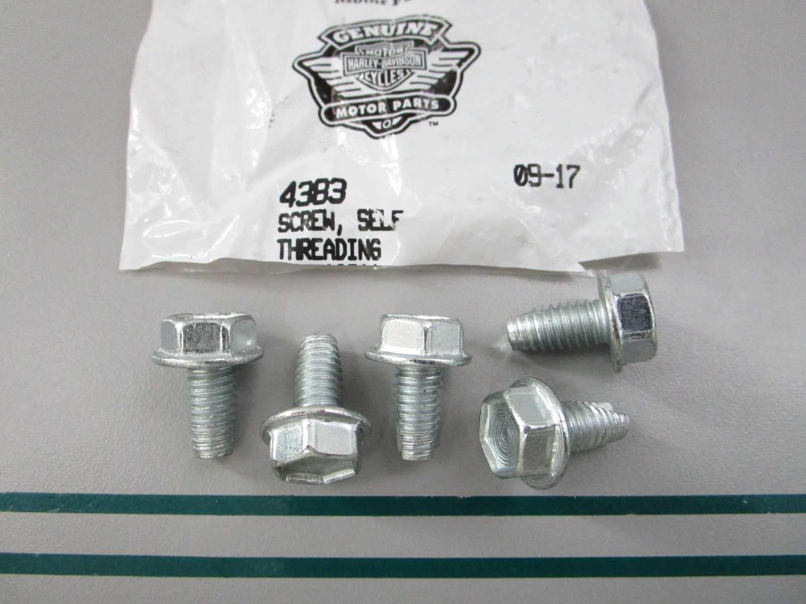 NEW OEM (LOT OF 5) 4383 Harley Davidson Self Screw 0810
