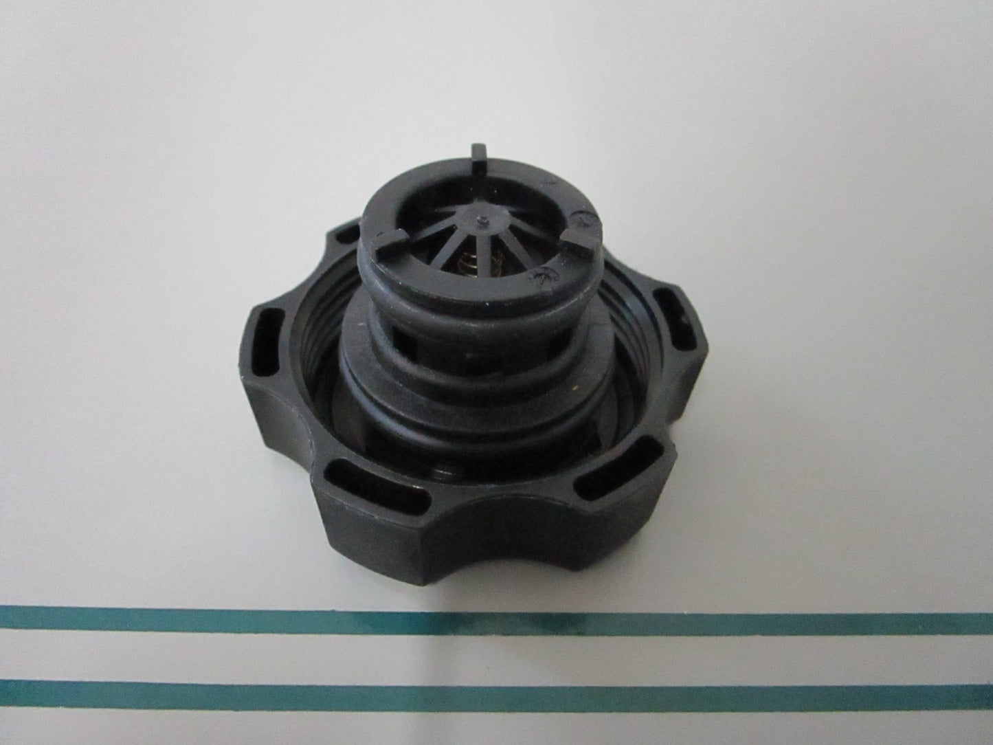 NEW OEM AT372657 John Deere Radiator Filler Cap 0810