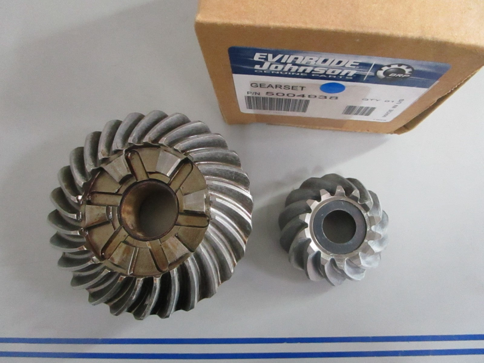 *NEW OEM* 0820 OMC Johnson Evinrude Gear Set 5004938