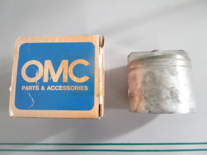 NEW OEM 388673 322969 OMC Johnson Evinrude .020 Piston 0820
