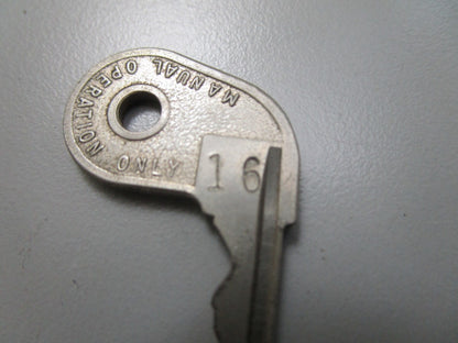 *NEW OEM* 0810 OMC Johnson Evinrude Ignition Key 73-16 501781 0501781