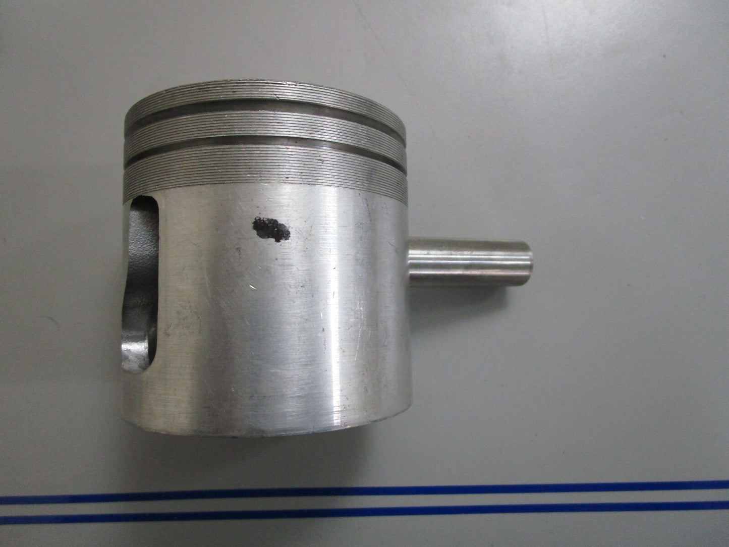 *NEW OEM* 0810 OMC Johnson Evinrude Piston & Pin 385048 385049 0385048 0385049