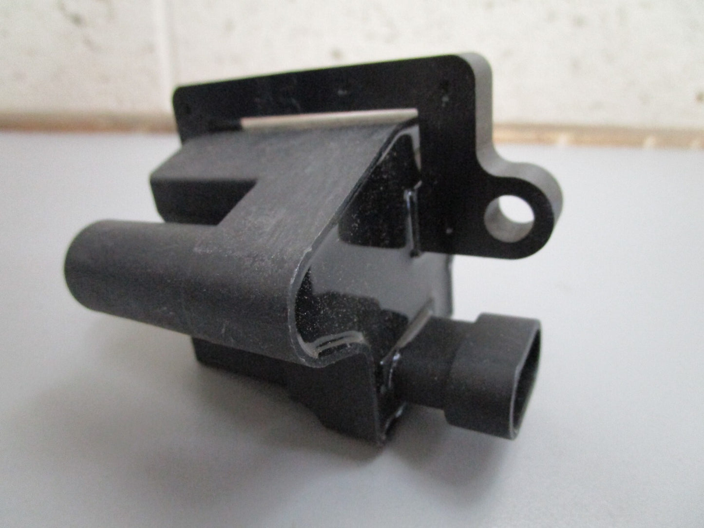 *NEW OEM* 0820 Volvo Penta Ignition Coil 3859078