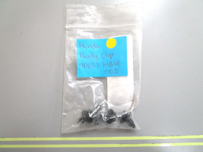 *NEW OEM* (LOT OF 4) 0750 Honda BODY CLIP 90683-MBW-003