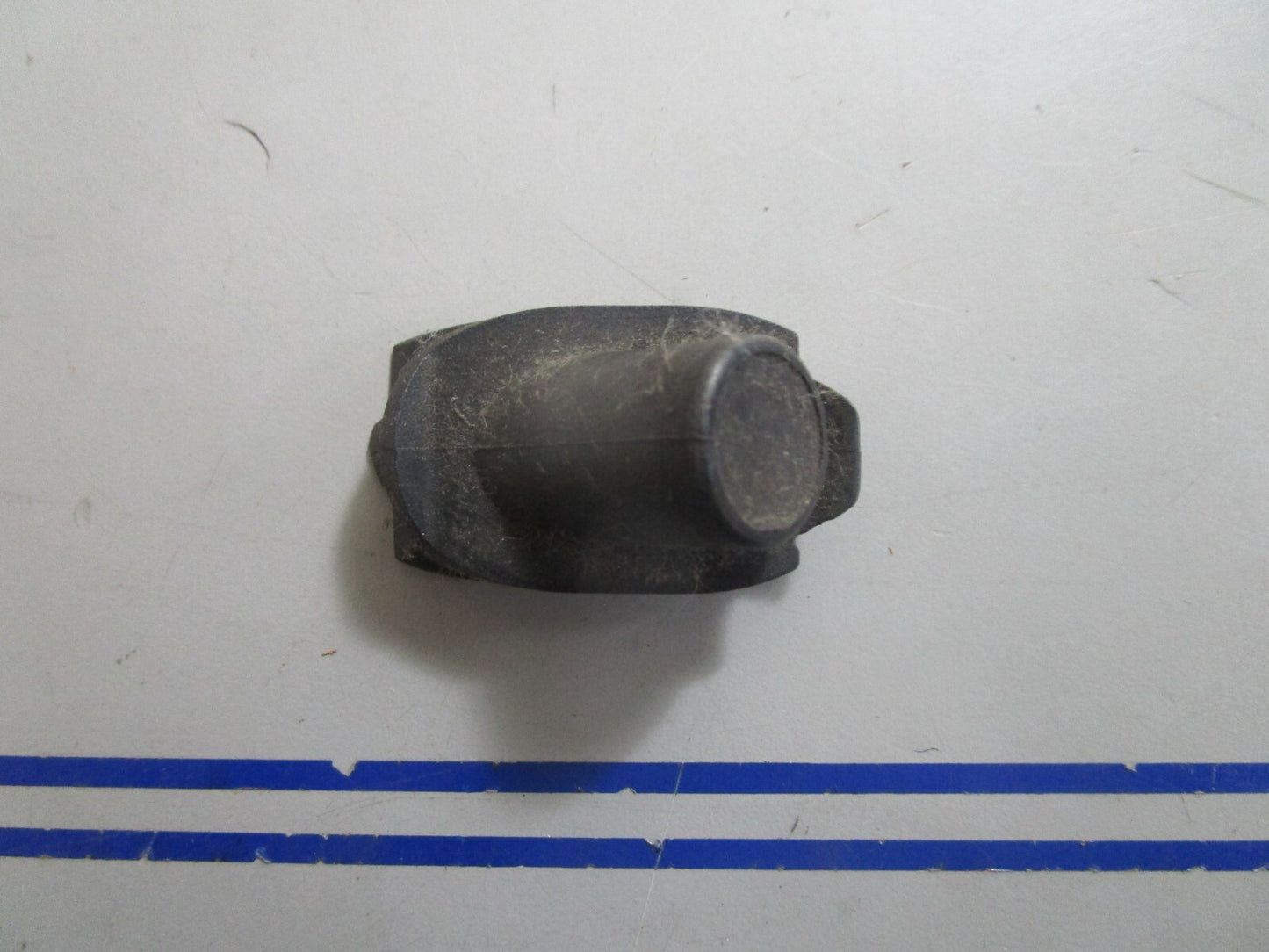 *NEW OEM* 0720 OMC Johnson Evinrude Grommet 339931 0339931