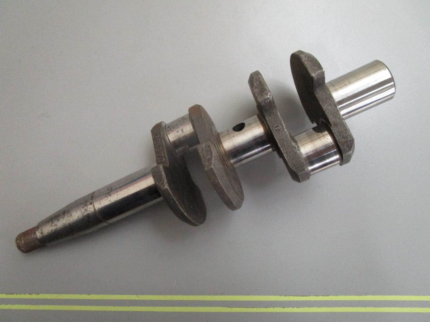 *NEW OEM* 0820 OMC Johnson Evinrude 5HP Crankshaft 376041 0376041