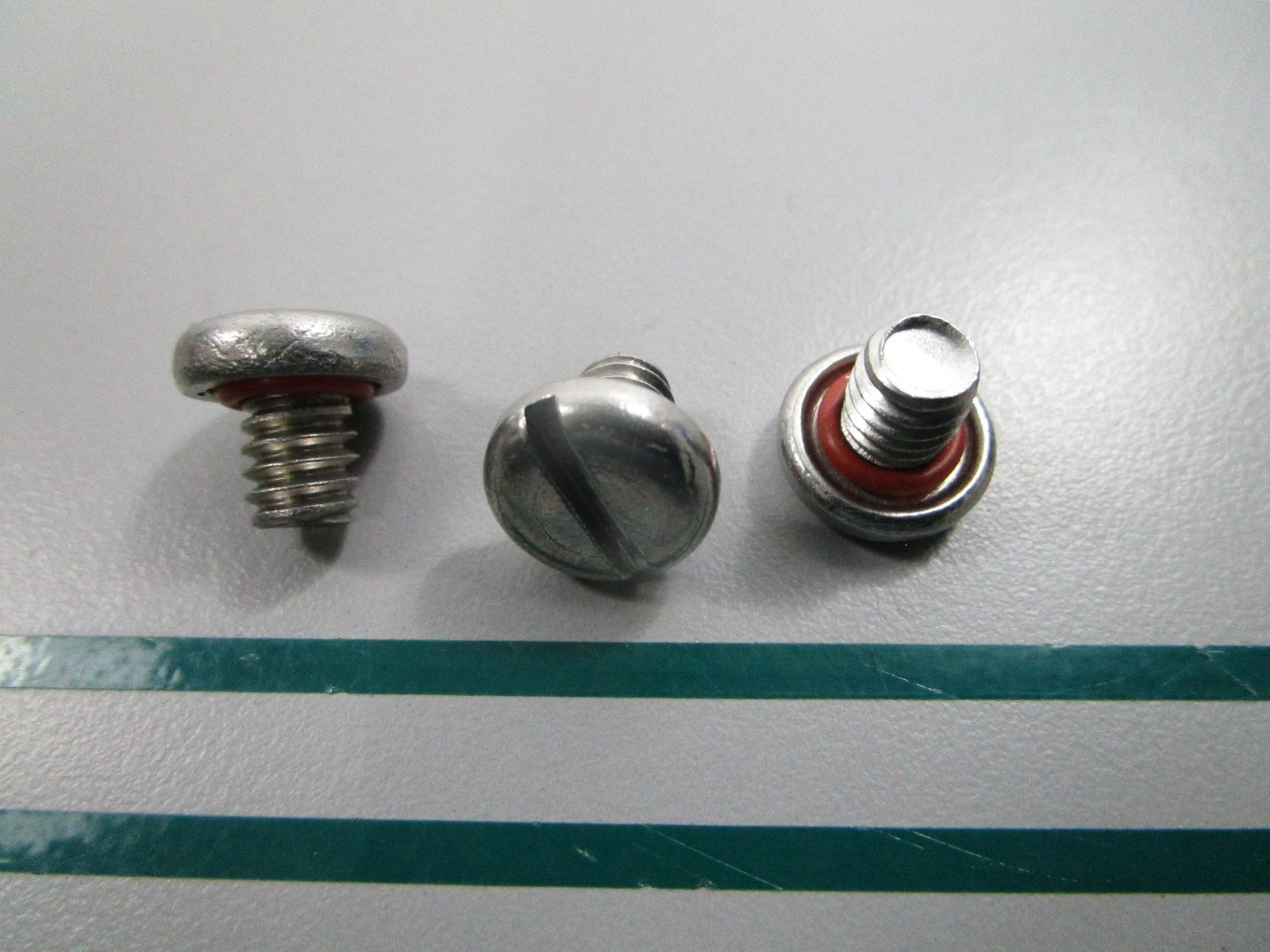 NEW OEM (LOT OF 3) 309243 0309243 OMC Johnson Evinrude Screw 0810
