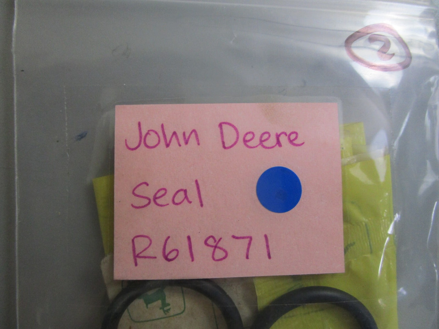 *NEW OEM* 0810 John Deere Seal R61871