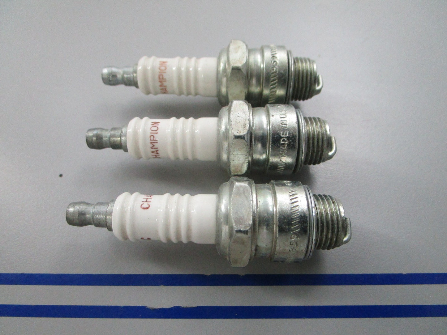 NEW (LOT OF 3) Champion J8C Spark Plug 0810