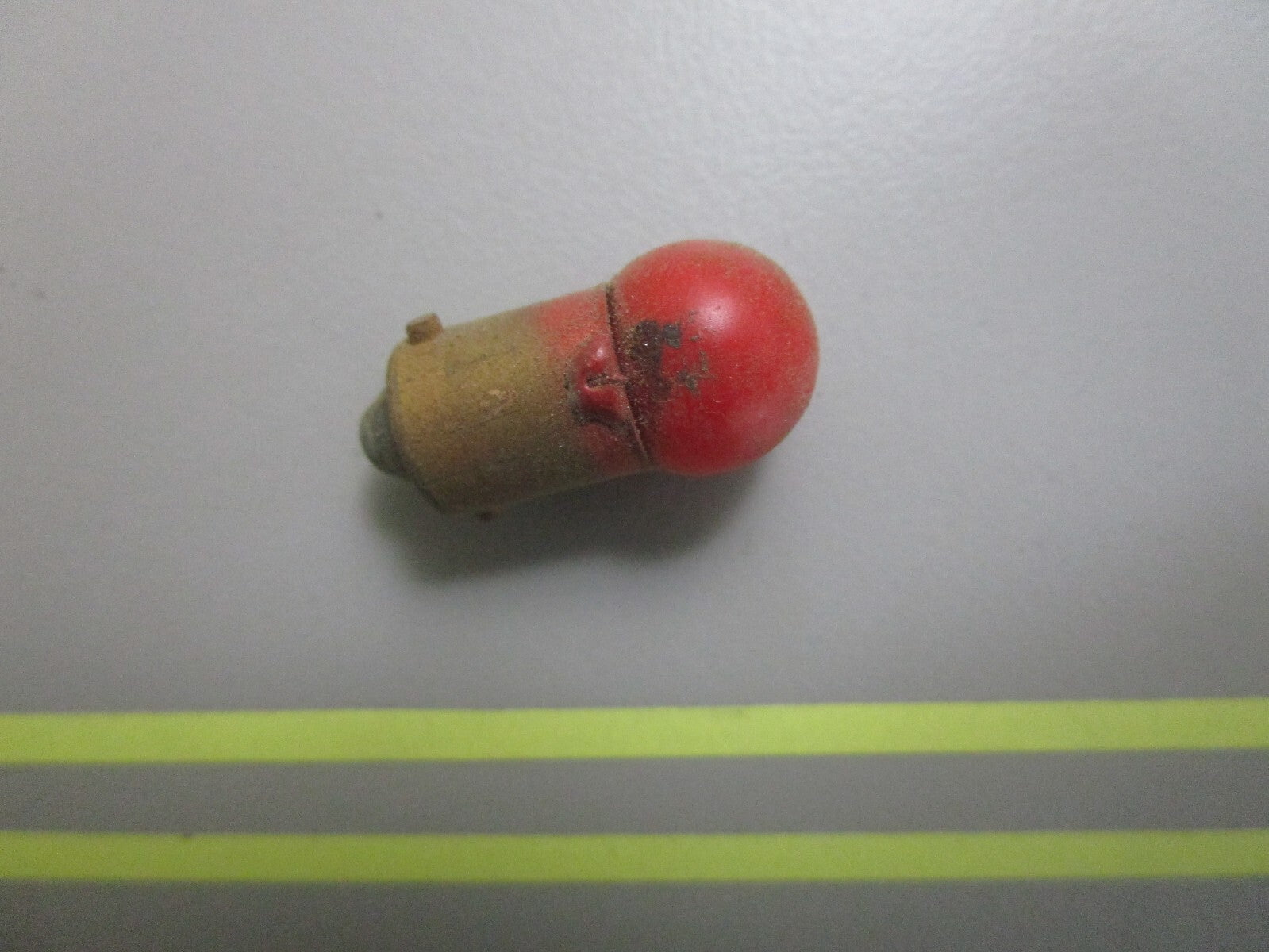*NEW OEM* 0810 OMC Johnson Evinrude Red Bulb 308165 0308165