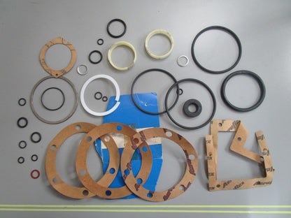 *NEW OEM* 0810 Volvo Penta Gasket Kit 875544