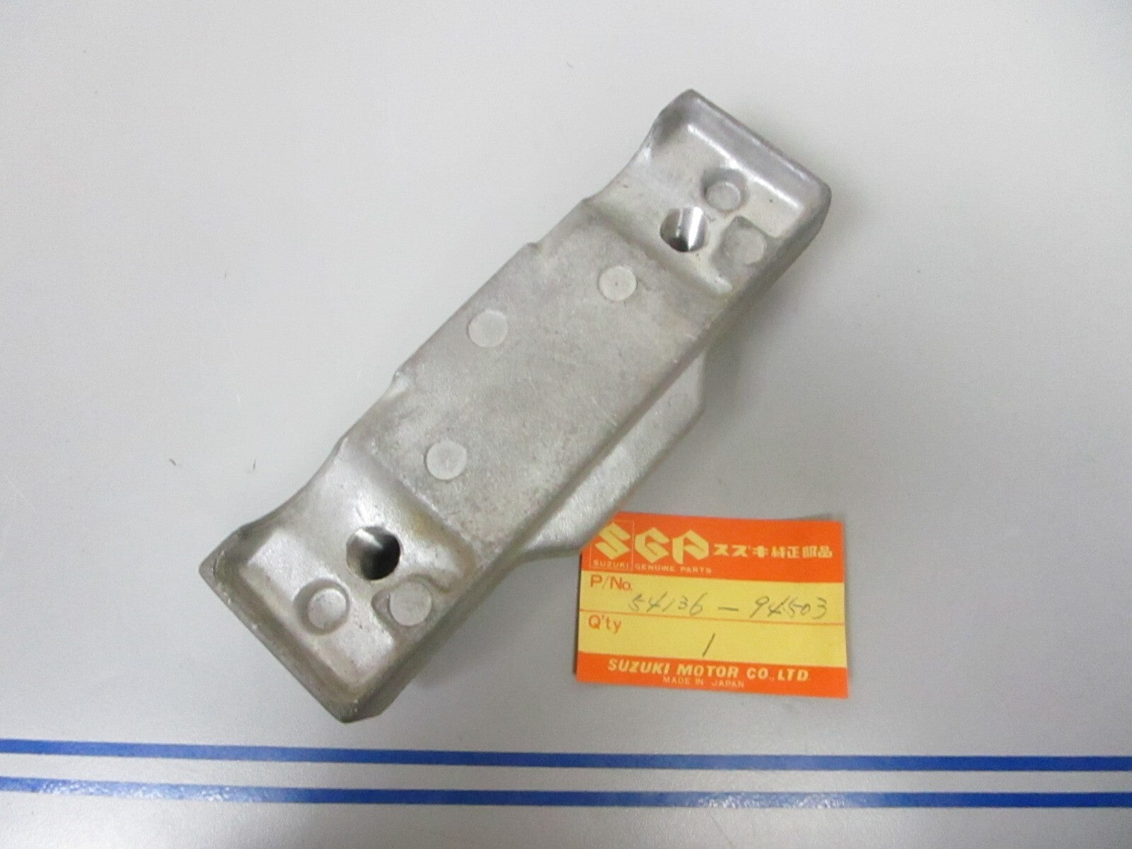 *NEW OEM* 0810 Suzuki Upper Mount 54136-94503