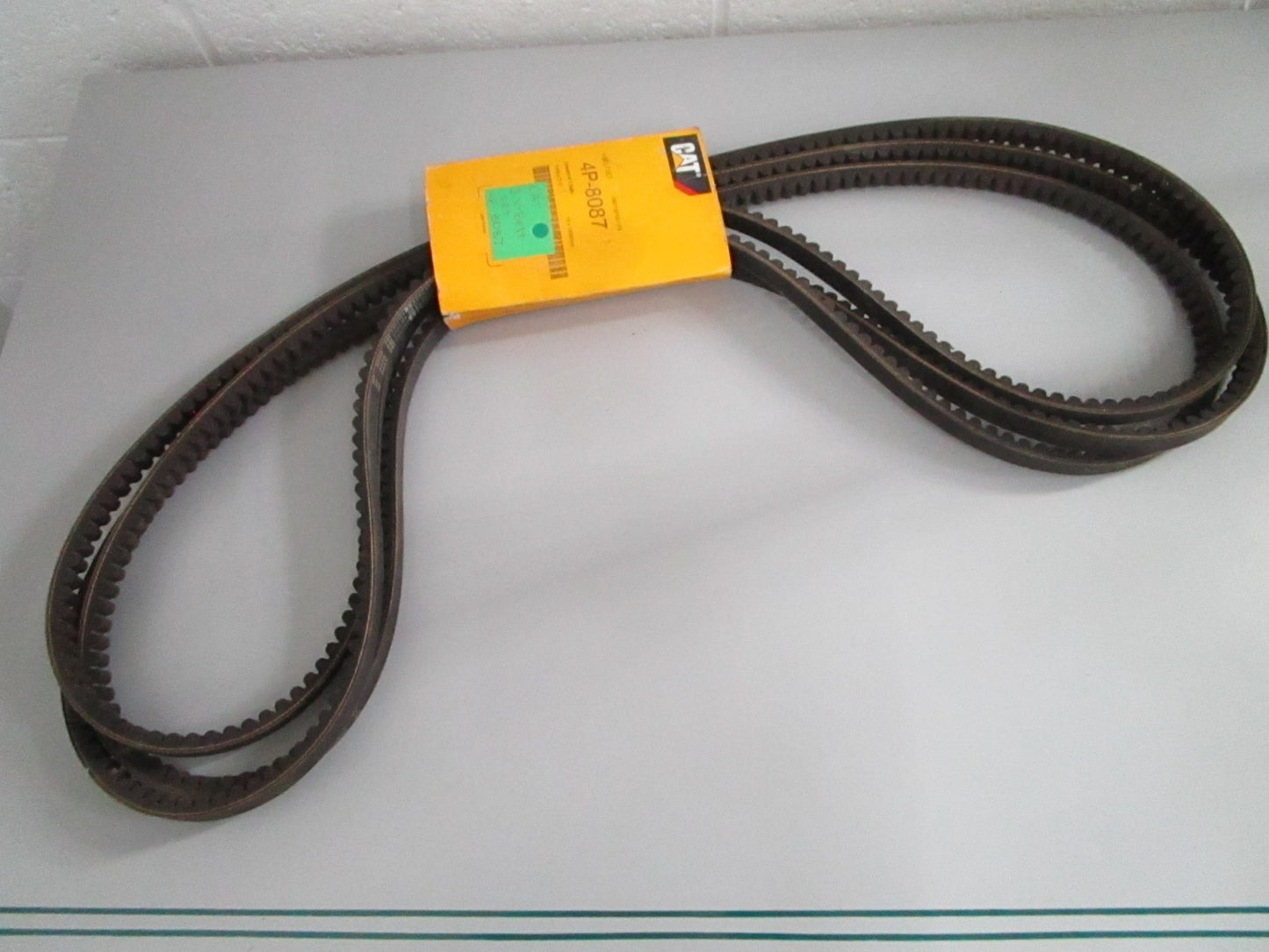 NEW OEM 4P-8087 CAT 3 V-Belt Set 0820