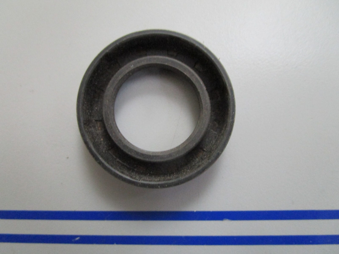 *NEW OEM* 0820 Volvo Penta Seal 833760