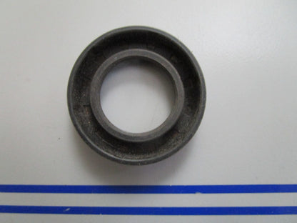 *NEW OEM* 0820 Volvo Penta Seal 833760