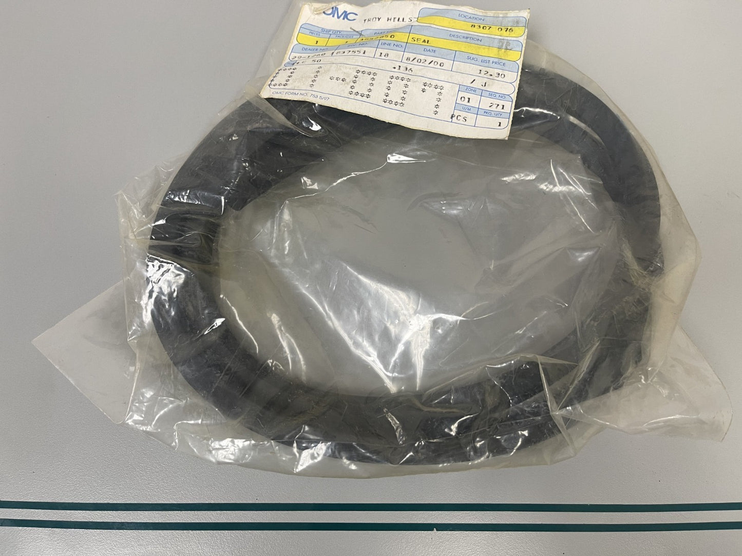 NEW OEM 3852850 Johnson Evinrude Transom Seal 0670