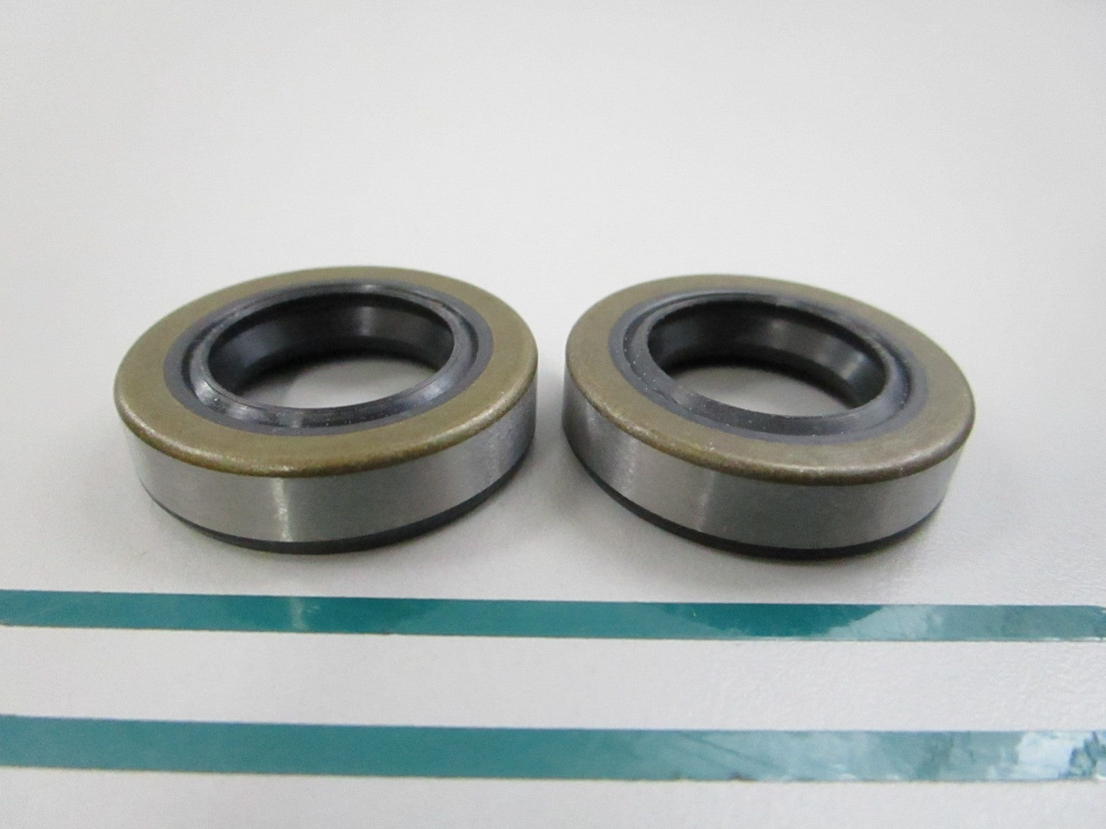 NEW (LOT OF 2) LP9200-9476  For: LPM Total Source Oil Seal 0810