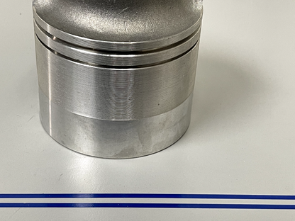 *NEW OEM* 0670 OMC Johnson Evinrude Piston 385569 0385569