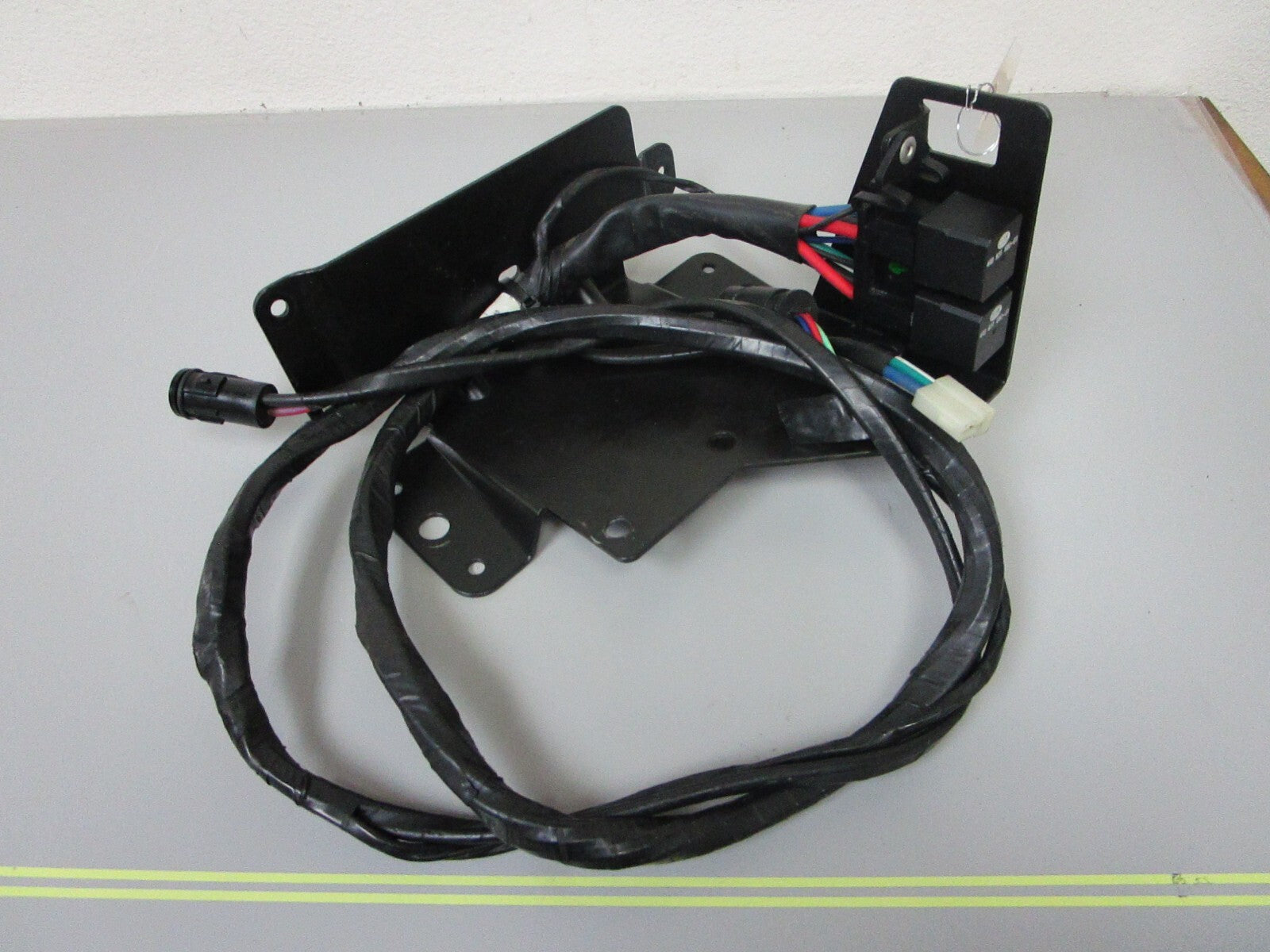 *NEW OEM* 0720 Volvo Penta TSK SX Trim Pump Wire Harness & Bracket Ay 3858083