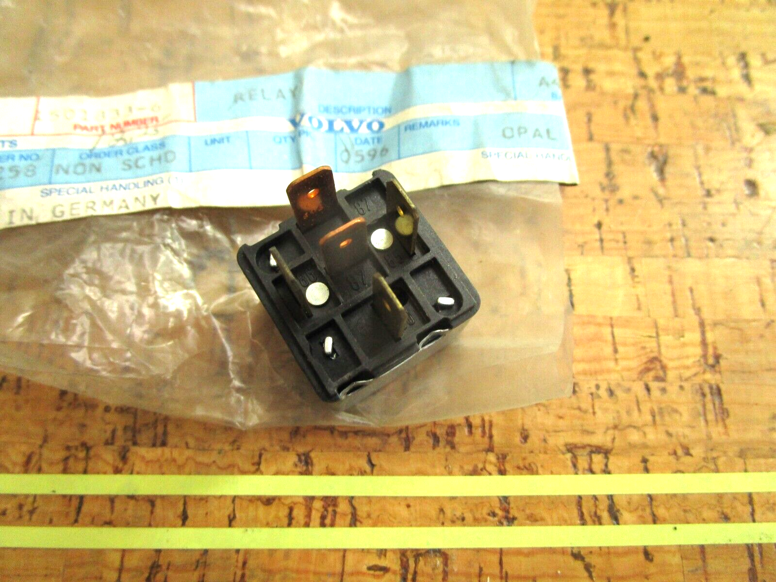 *NEW OEM* 0750 Volvo Penta RELAY 1501833