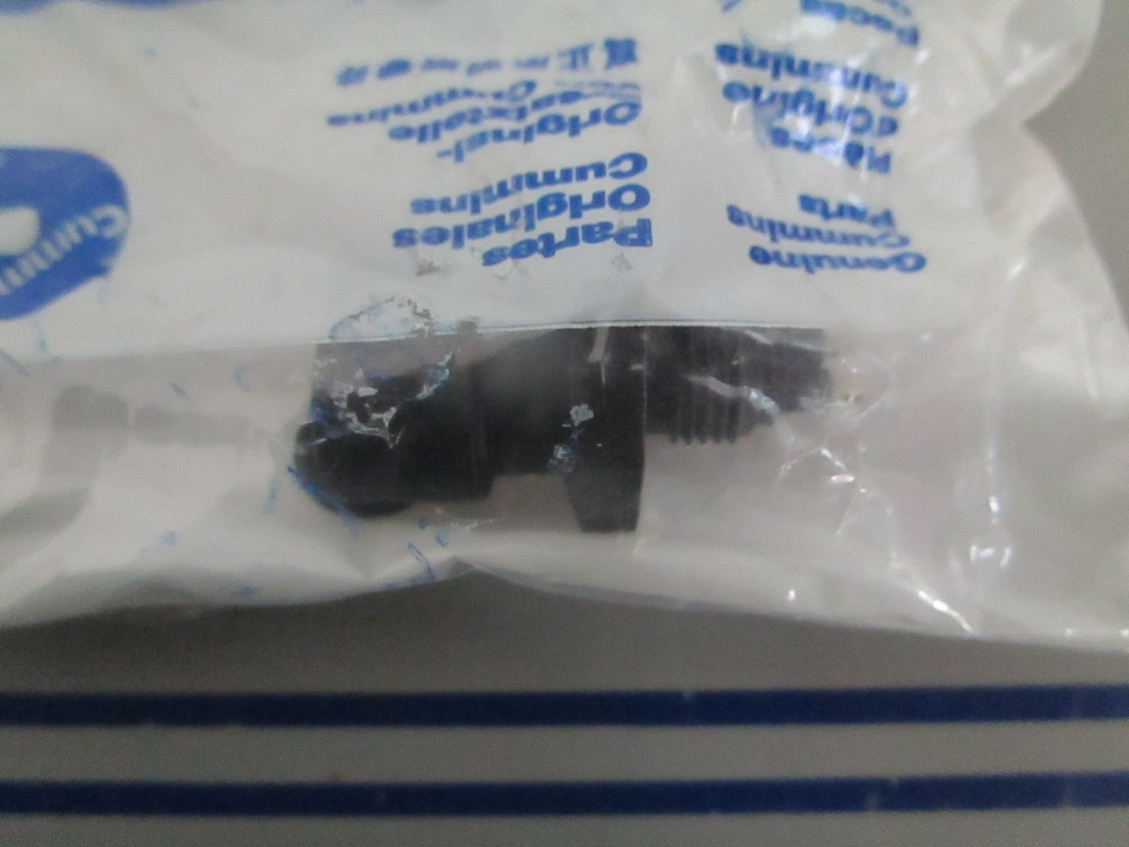*NEW OEM* 0820 Cummins Water Seperator 3942468