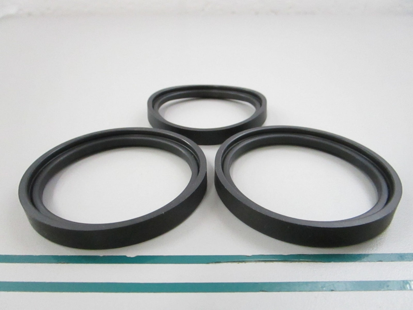 NEW OEM (LOT OF 3) 350548 0350548 OMC Johnson Evinrude Seal 0810