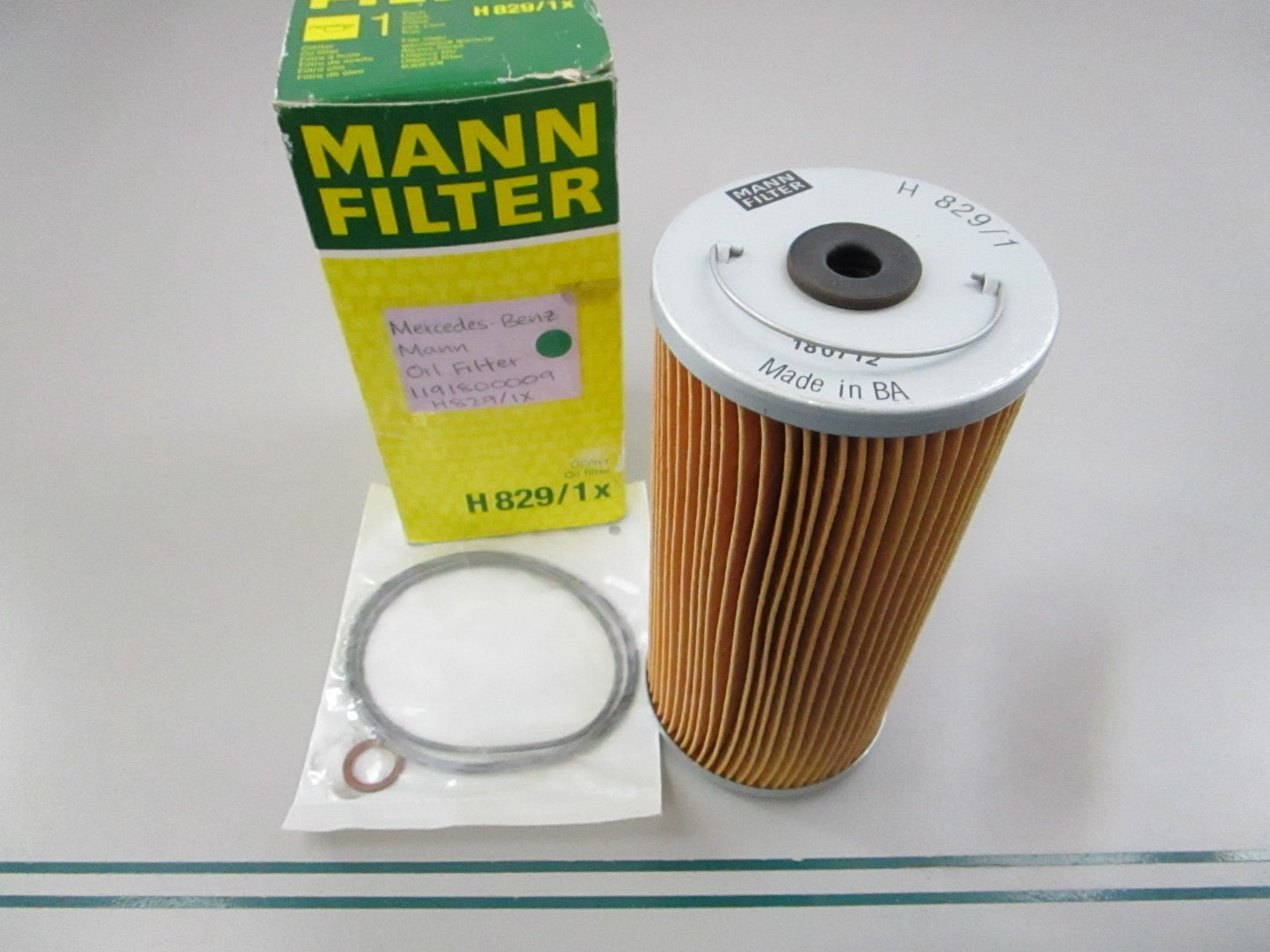 NEW OEM 1191800009 H829/1X Mercedes-Benz Mann Oil Filter 0810