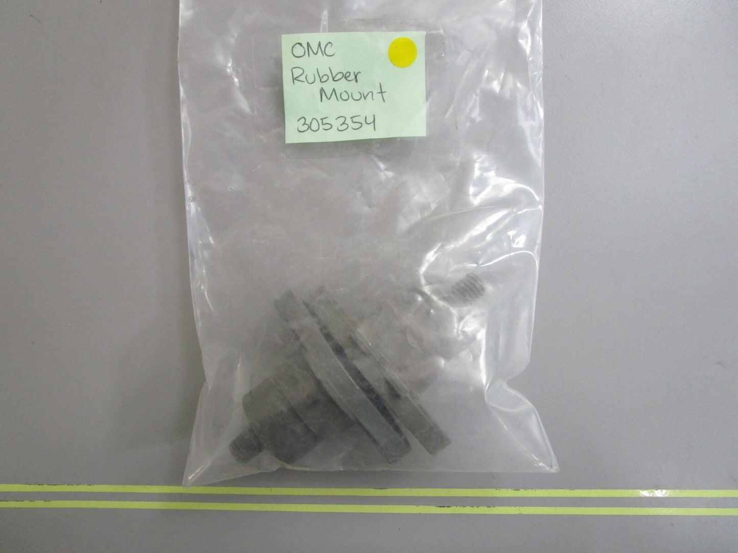 *NEW OEM* (LOT OF 2) 0810 OMC Johnson Evinrude Rubber Mount 305354 0305354
