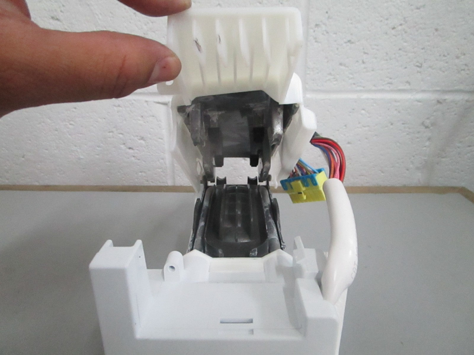*NEW OEM* 0820 Samsung Ice Maker DA97-13718C