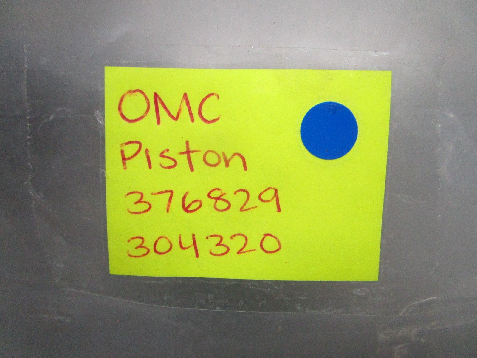 *NEW OEM* 0820 OMC Johnson Evinrude Piston 376829 0376829 304320