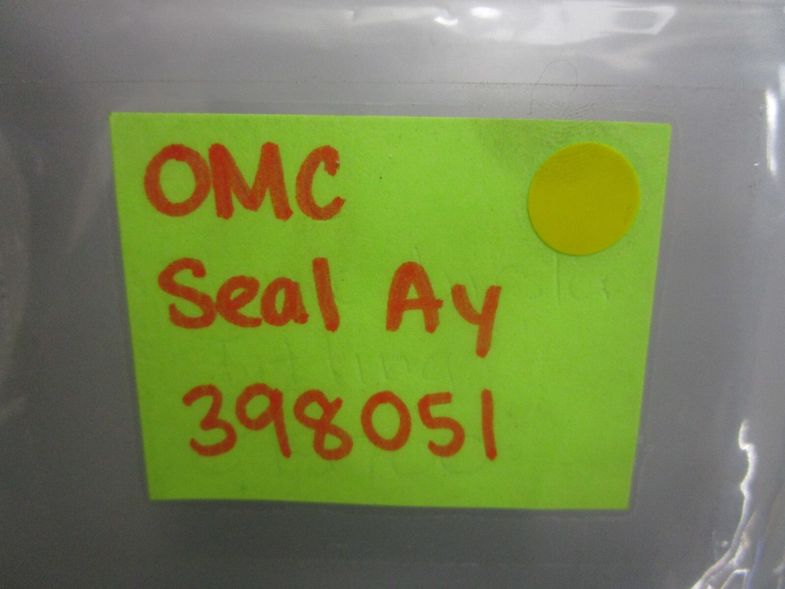 *NEW OEM* 0810 OMC Johnson Evinrude Seal Assembly 398051 0398051