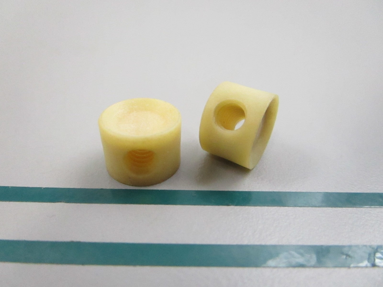 NEW OEM (LOT OF 2) 323655 0323655 OMC Johnson Evinrude Pivot Nut 0810