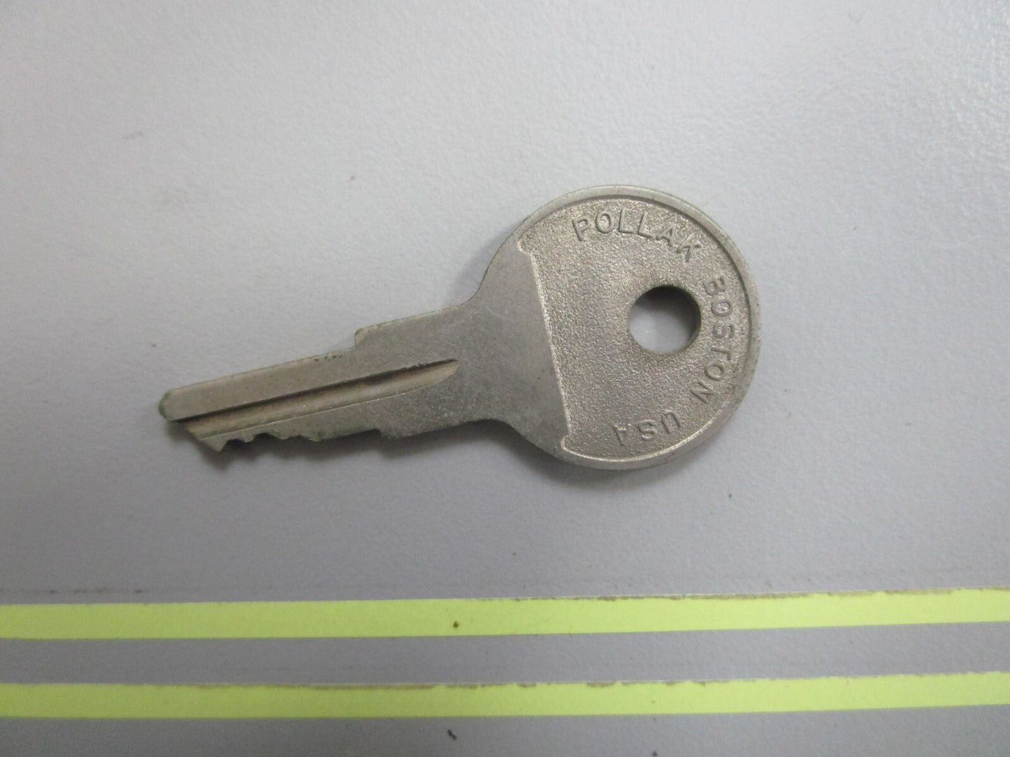 *NEW OEM* 0810 OMC Johnson Evinrude Ignition Key 77-54 501803 0501803