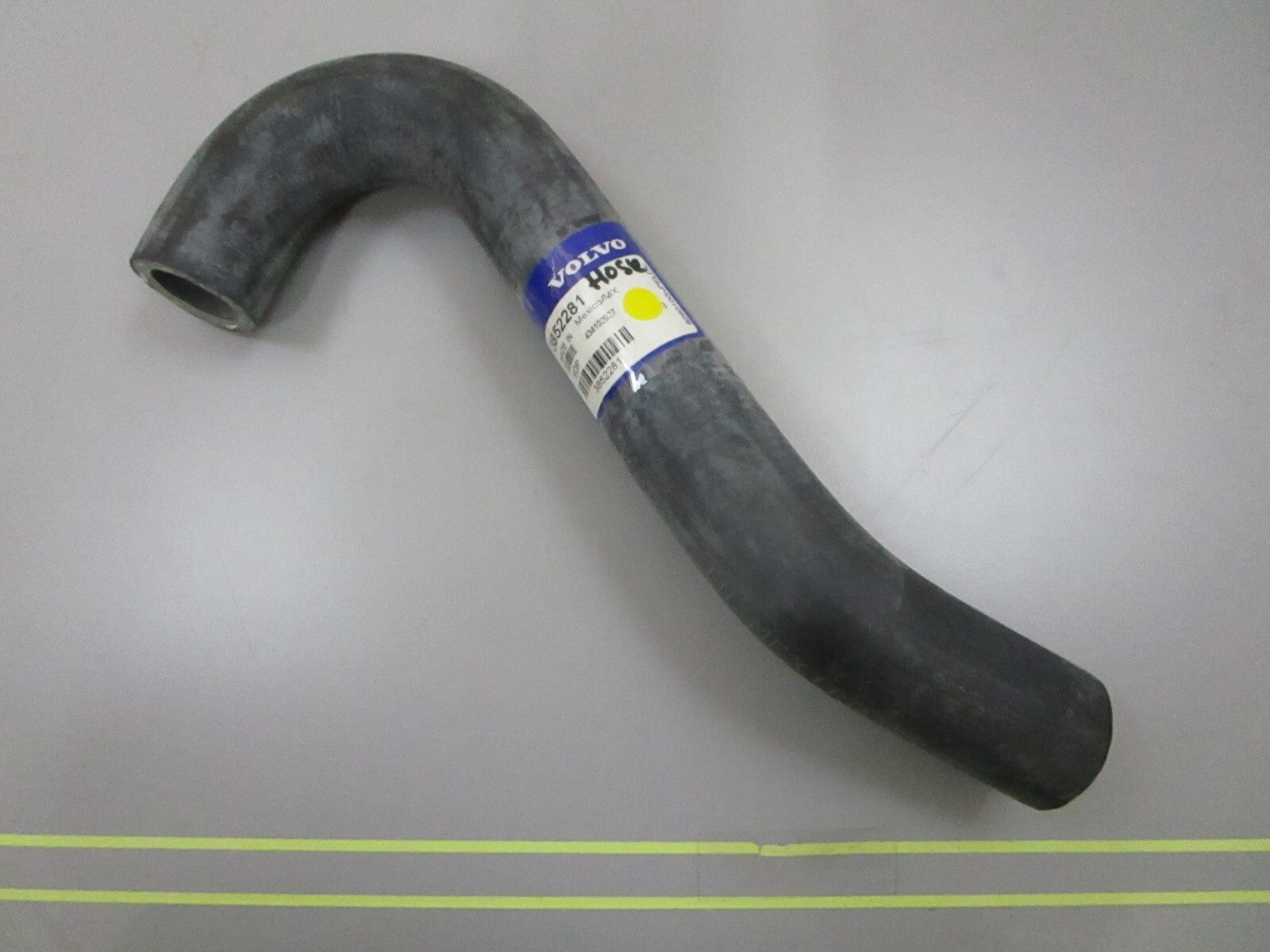 *NEW OEM* 0810 Volvo Penta Hose 3852281