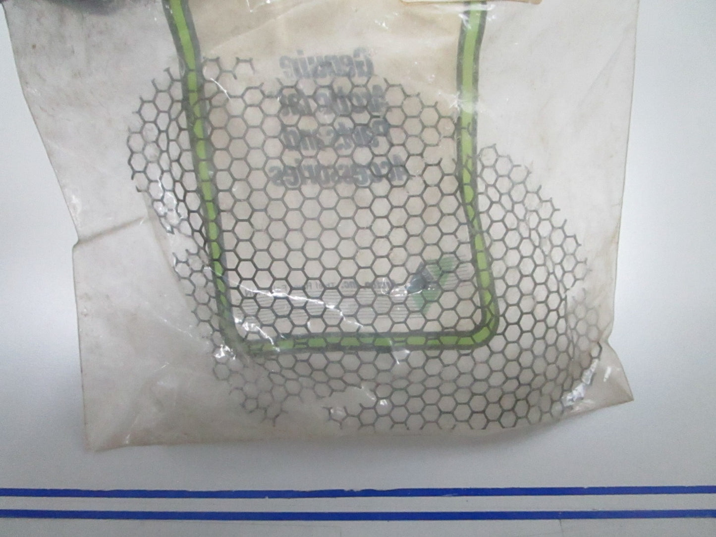 *NEW OEM* 0810 Arctic Cat Hood Screen Vent 1606-059