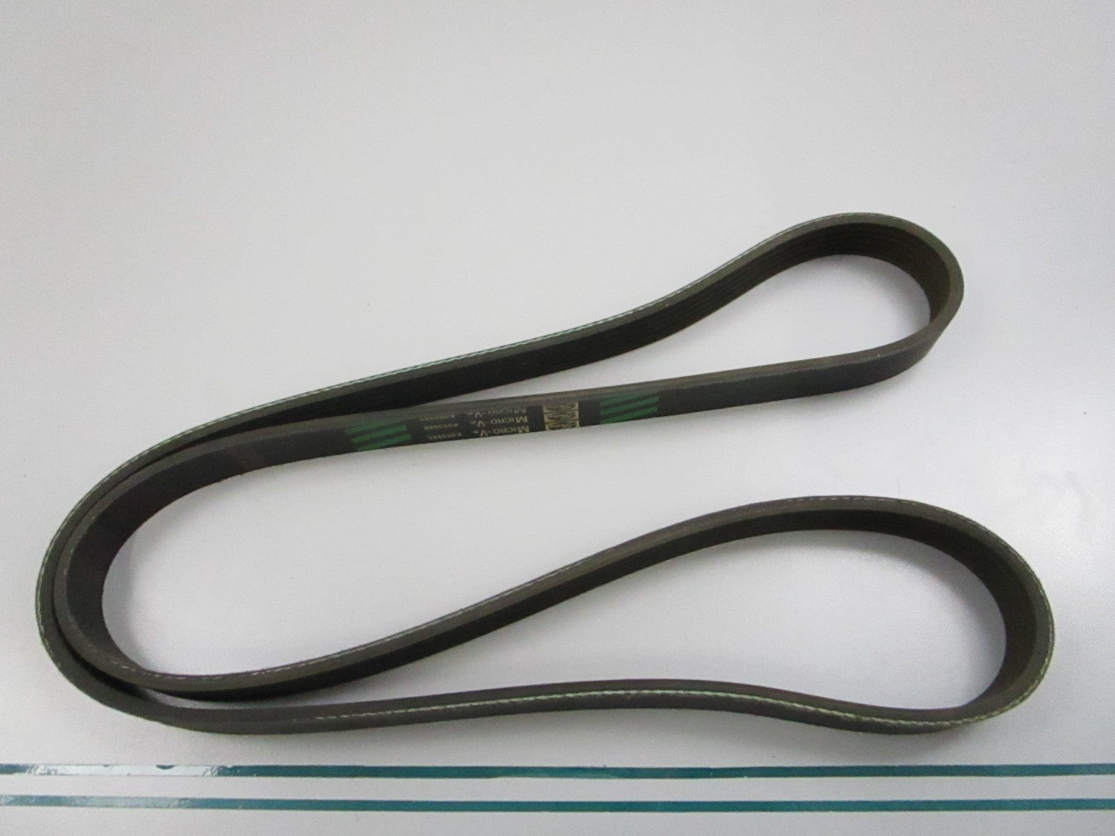 Gates NEW Micro-V Serpentine Belt K060560 6-Rib 56" Chevy GMC Freightliner 0810