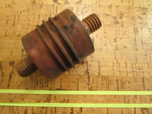 *NEW OEM* 0810 OMC Johnson Evinrude Rubber Mount 303882 0303882