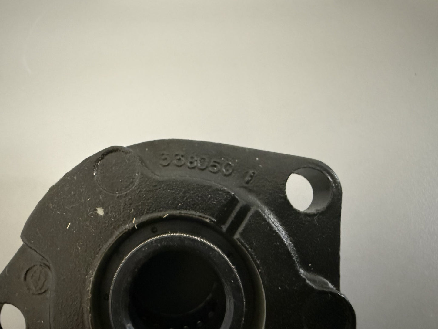 NEW OEM 435274 0435274 OMC Johnson Evinrude Bearing Housing 0820