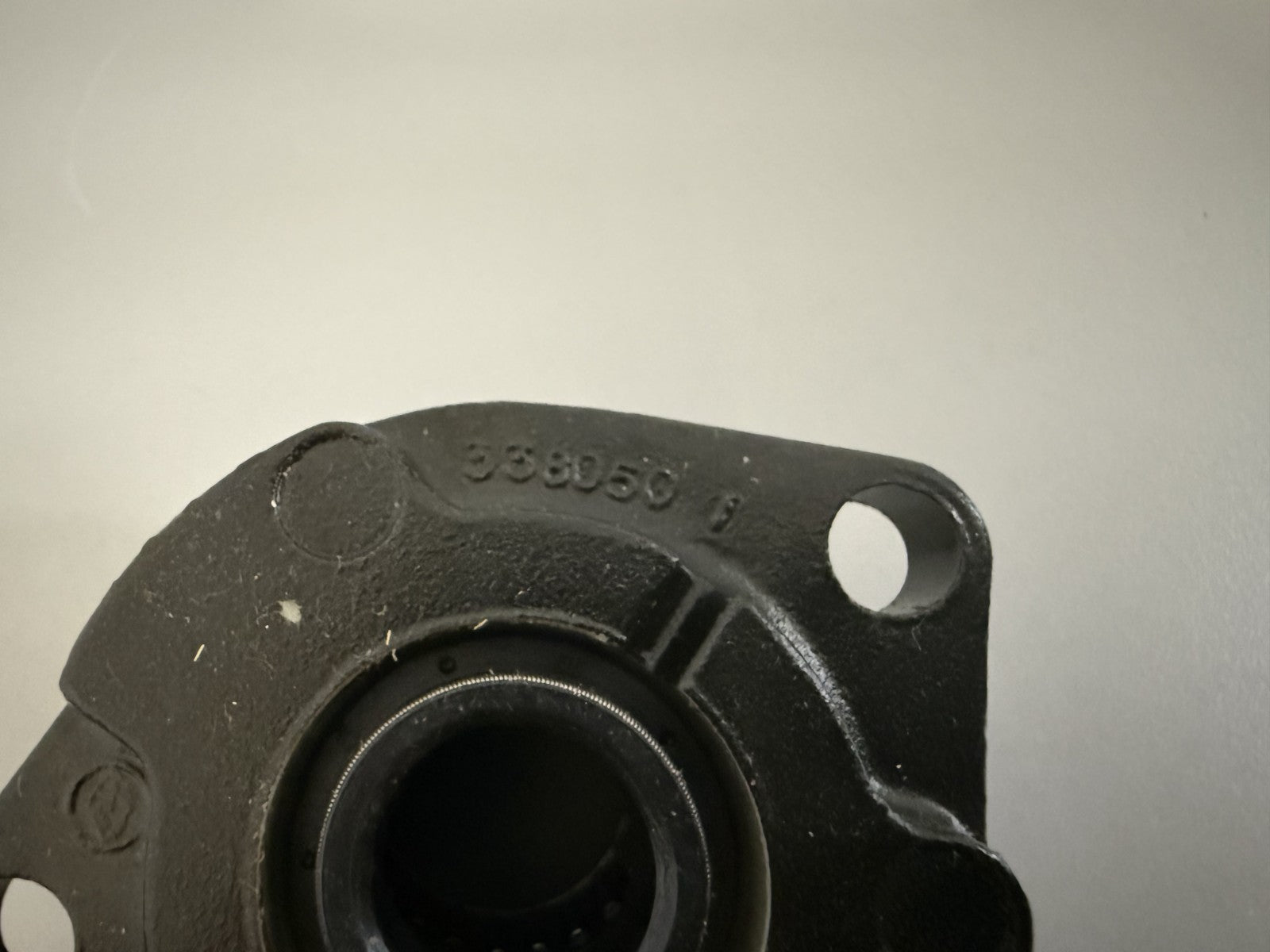 NEW OEM 435274 0435274 OMC Johnson Evinrude Bearing Housing 0820