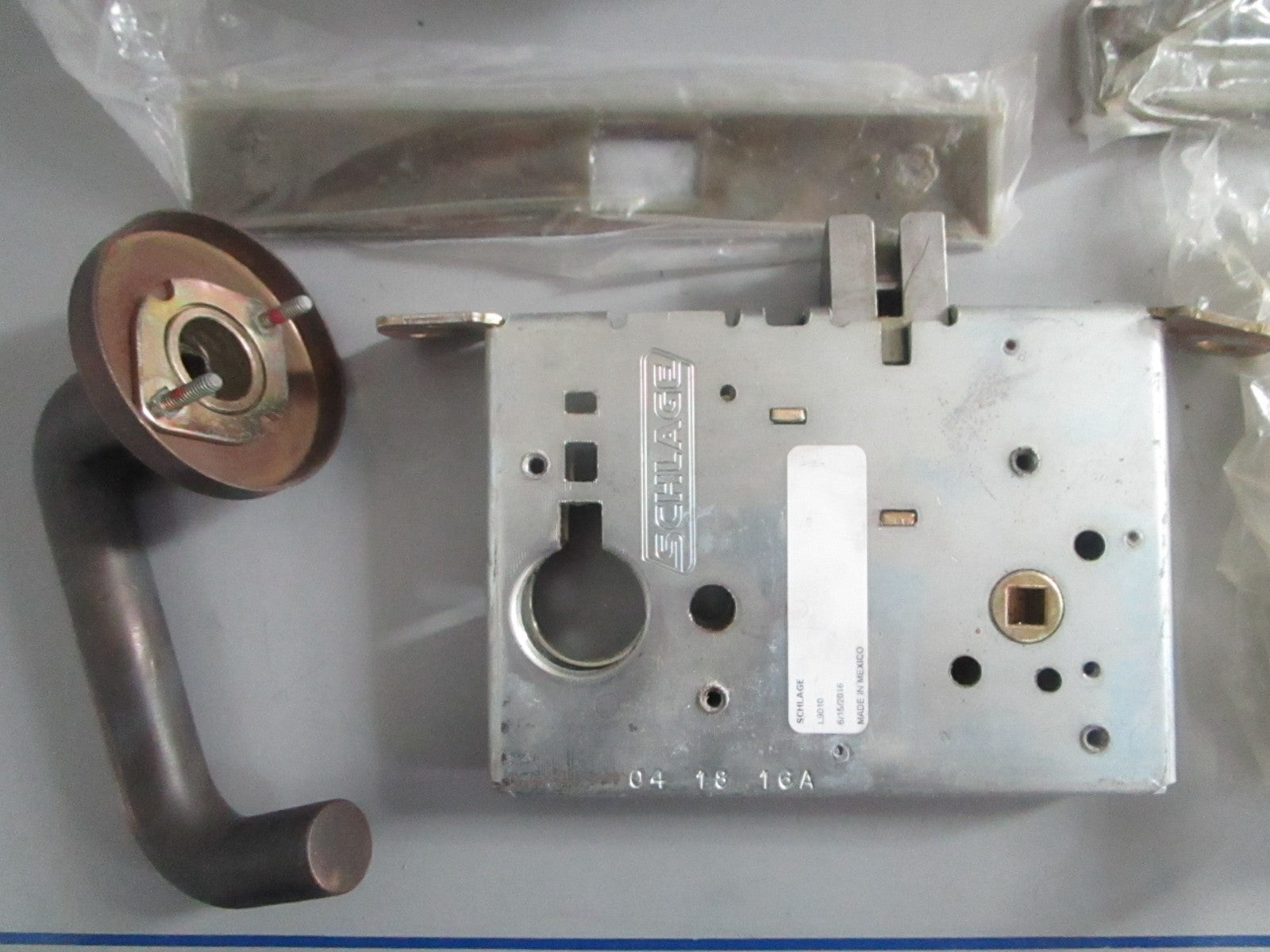 NEW OEM L9010 06 613 Schlage Passage Lock 0820